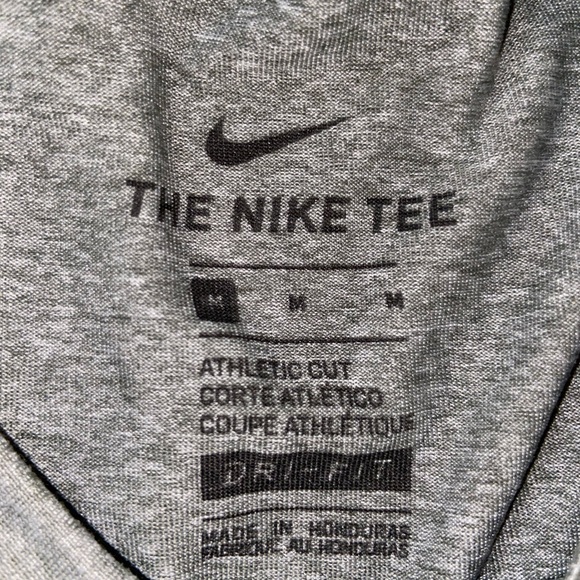 Men’s medium shirt - Picture 2 of 3